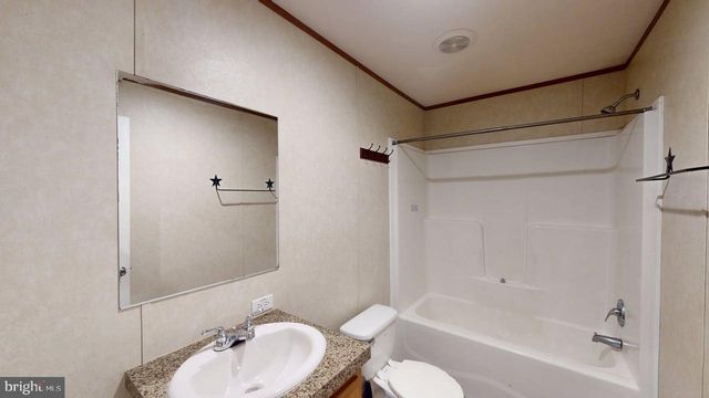 109 REEDS DR, Augusta, WV 26704