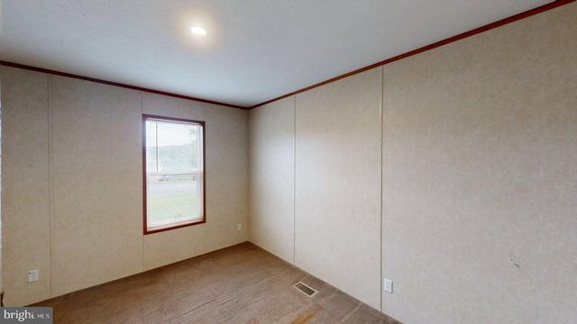 109 REEDS DR, Augusta, WV 26704