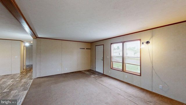 109 REEDS DR, Augusta, WV 26704