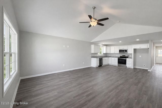 198 Charles Carr Dr, Harrodsburg, KY 40330