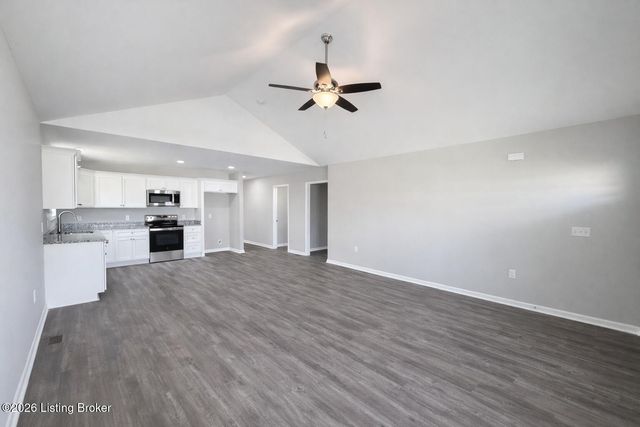 198 Charles Carr Dr, Harrodsburg, KY 40330