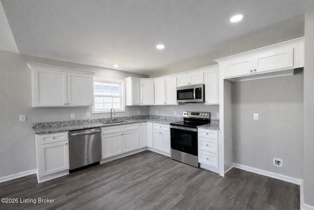 198 Charles Carr Dr, Harrodsburg, KY 40330