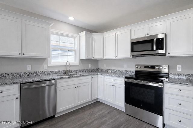 198 Charles Carr Dr, Harrodsburg, KY 40330