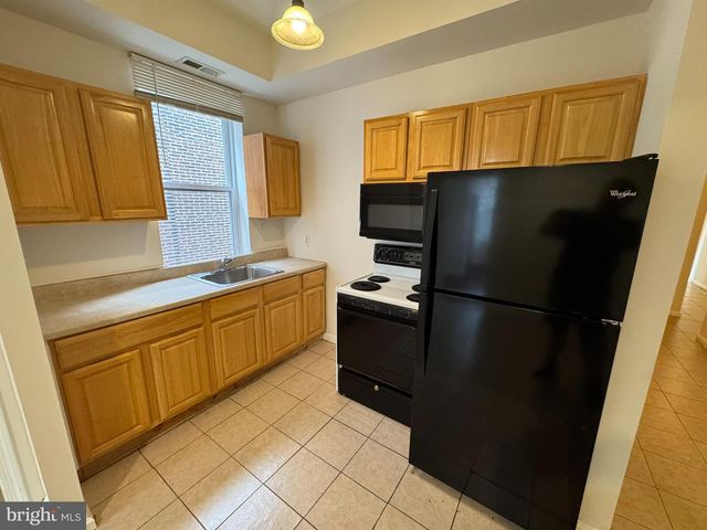 4019 SPRING GARDEN ST, Philadelphia, PA 19104