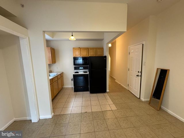 4019 SPRING GARDEN ST, Philadelphia, PA 19104
