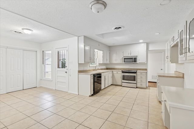 6753 Mike Drive, North Richland Hills, TX 76180
