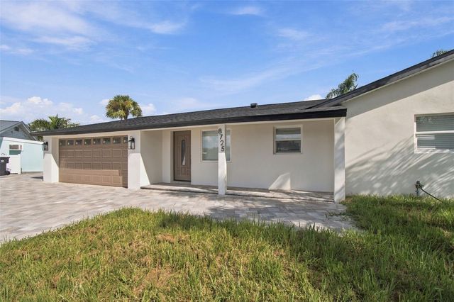8725 THORNWOOD LANE, Tampa, FL 33615