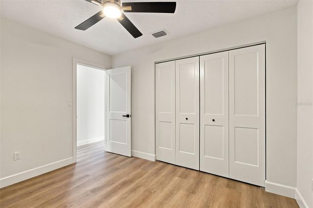8725 THORNWOOD LANE, Tampa, FL 33615