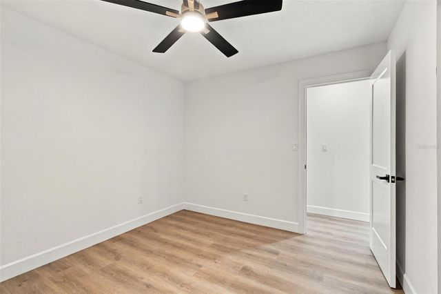 8725 THORNWOOD LANE, Tampa, FL 33615