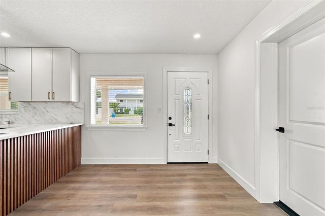 8725 THORNWOOD LANE, Tampa, FL 33615