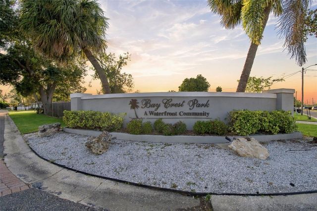 8725 THORNWOOD LANE, Tampa, FL 33615