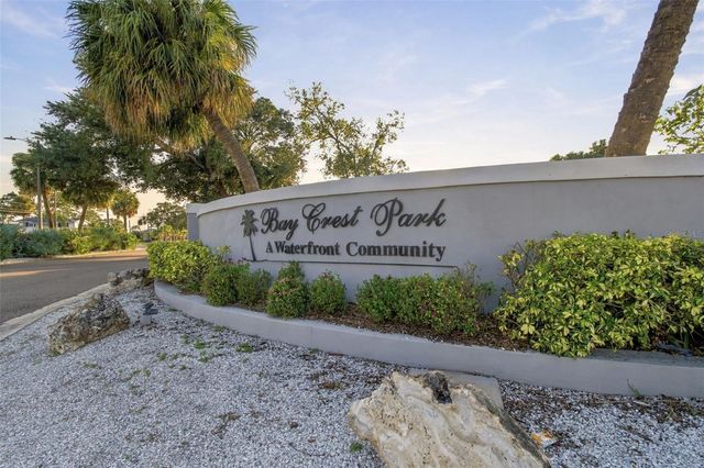 8725 THORNWOOD LANE, Tampa, FL 33615
