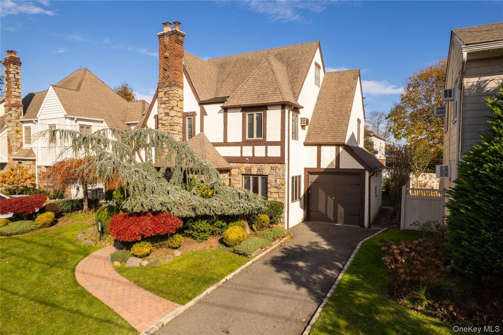 99 Durland Road, Lynbrook, NY 11563