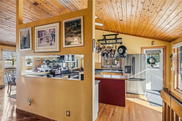 585 Meadow View Avenue, Warwick, RI 02889