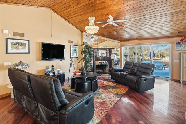 585 Meadow View Avenue, Warwick, RI 02889