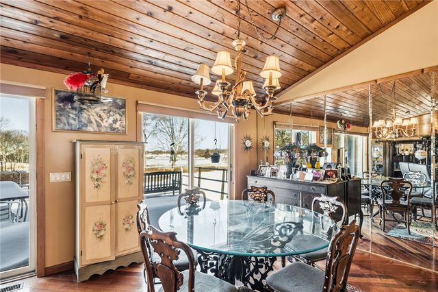 585 Meadow View Avenue, Warwick, RI 02889