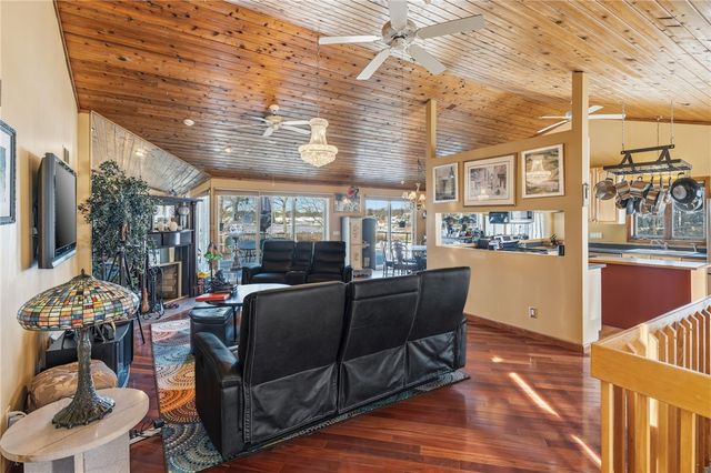 585 Meadow View Avenue, Warwick, RI 02889