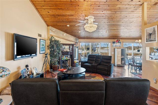 585 Meadow View Avenue, Warwick, RI 02889