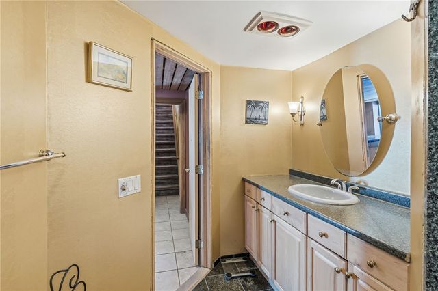 585 Meadow View Avenue, Warwick, RI 02889