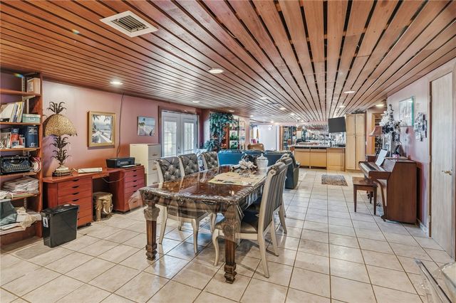 585 Meadow View Avenue, Warwick, RI 02889