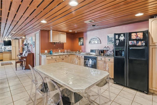 585 Meadow View Avenue, Warwick, RI 02889