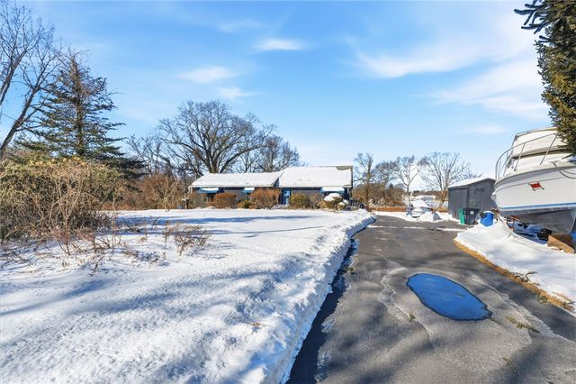 585 Meadow View Avenue, Warwick, RI 02889