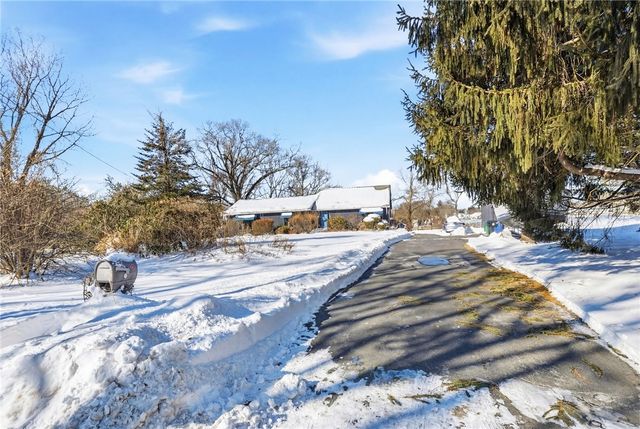 585 Meadow View Avenue, Warwick, RI 02889