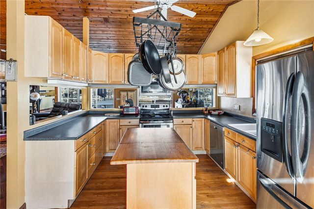 585 Meadow View Avenue, Warwick, RI 02889