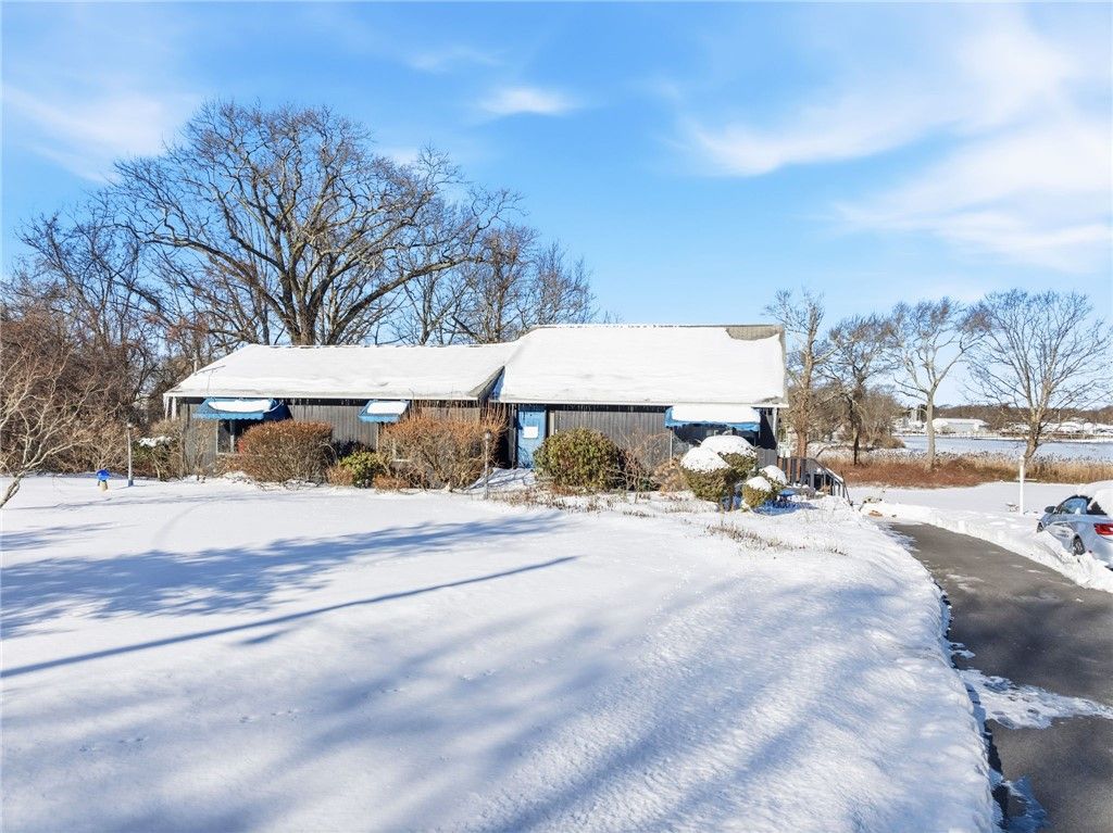 585 Meadow View Avenue, Warwick, RI 02889