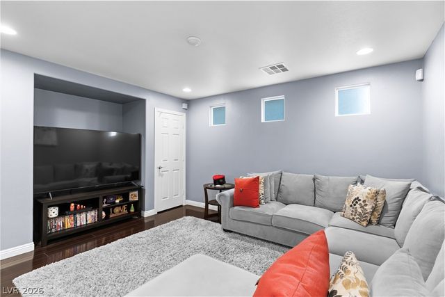 9128 Entrancing Avenue, Las Vegas, NV 89149