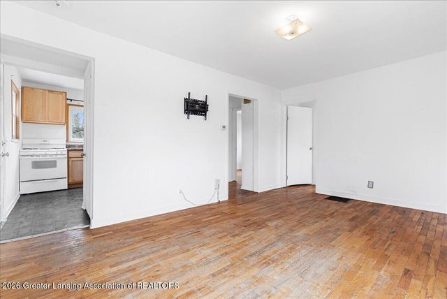 421 W Lake Lansing Road, East Lansing, MI 48823
