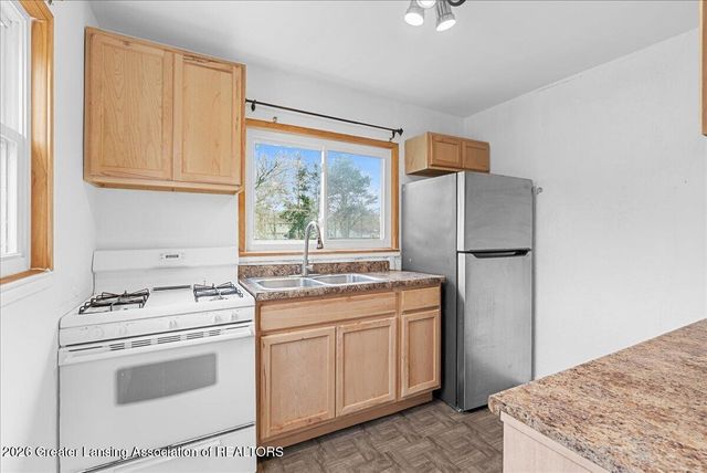 421 W Lake Lansing Road, East Lansing, MI 48823