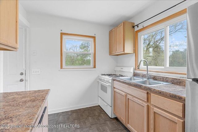 421 W Lake Lansing Road, East Lansing, MI 48823