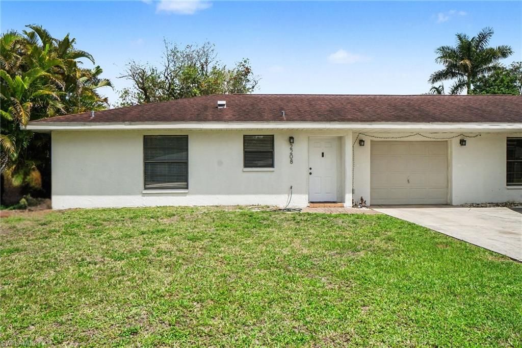 2208/2210 Iris WAY, FORT MYERS, FL 33905 — photo 2