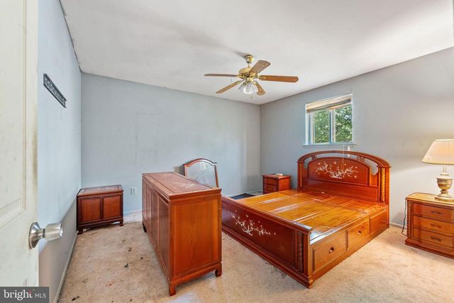 257 W LANDING RD, Blackwood, NJ 08012