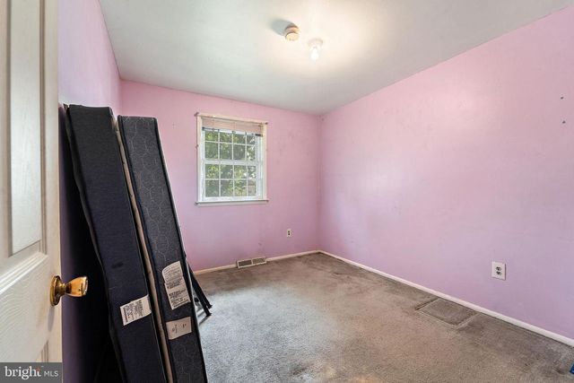 257 W LANDING RD, Blackwood, NJ 08012