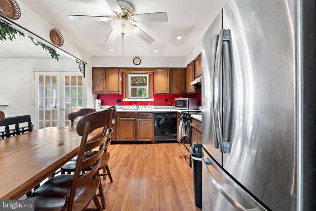 257 W LANDING RD, Blackwood, NJ 08012