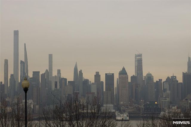 883 Boulevard East 1C, Weehawken, NJ 07086