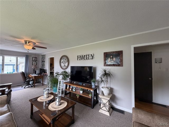 2 Scott Avenue, New Hartford, NY 13413