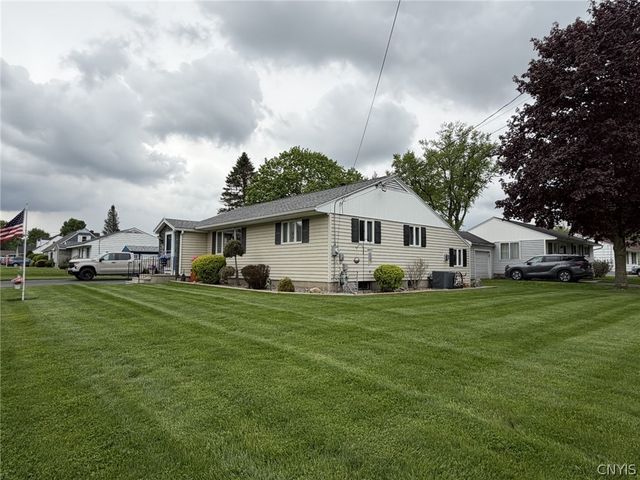 2 Scott Avenue, New Hartford, NY 13413