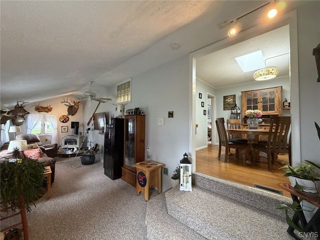 2 Scott Avenue, New Hartford, NY 13413