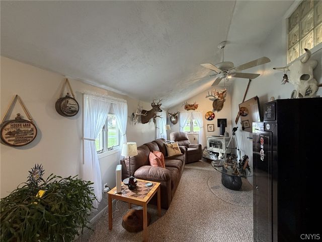 2 Scott Avenue, New Hartford, NY 13413