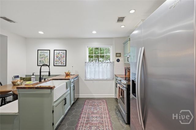 1501 E 55th Street, Savannah, GA 31404
