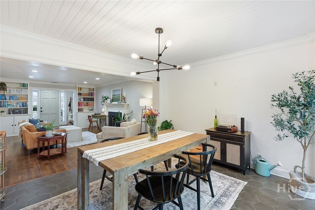 Image 17 of property listing at 1501 E 55th Street, Savannah, GA 31404