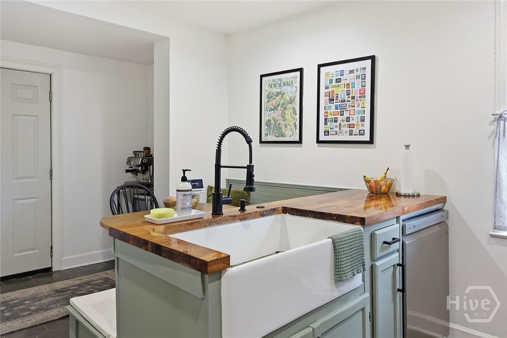 Image 27 of property listing at 1501 E 55th Street, Savannah, GA 31404