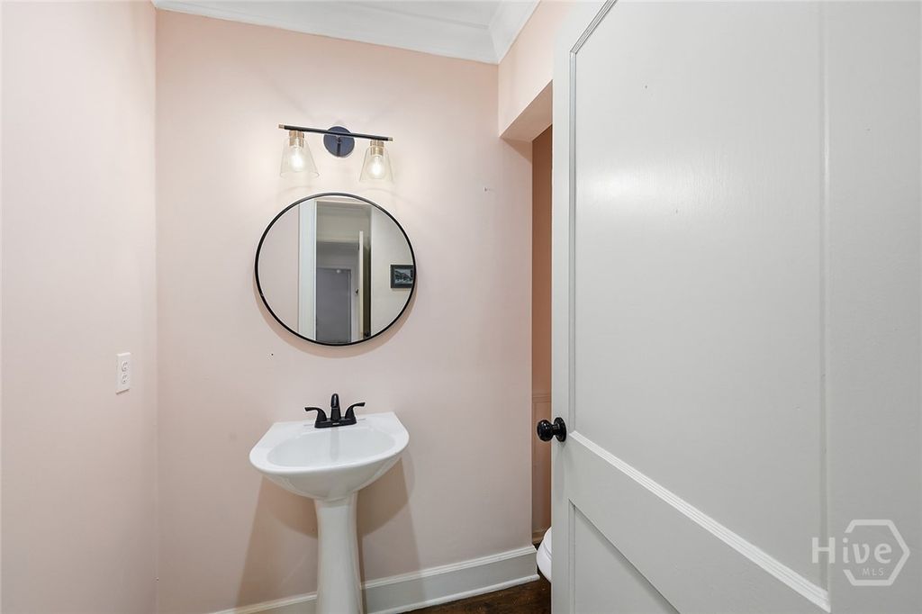 Image 32 of property listing at 1501 E 55th Street, Savannah, GA 31404