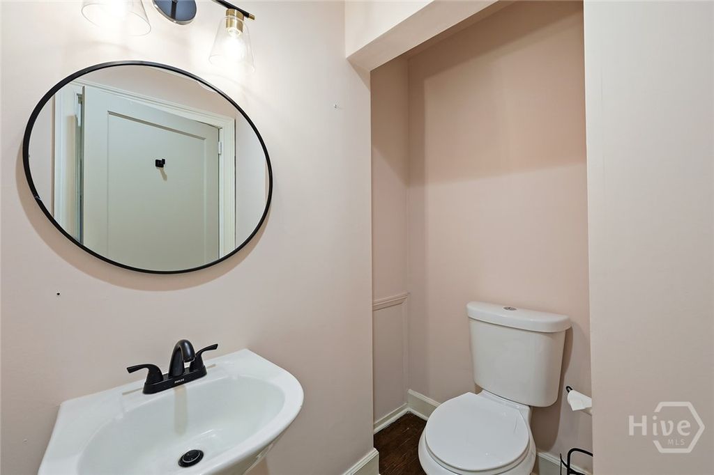 Image 33 of property listing at 1501 E 55th Street, Savannah, GA 31404