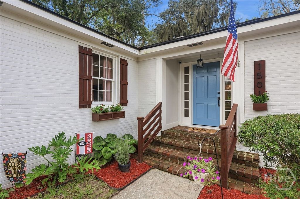 Image 4 of property listing at 1501 E 55th Street, Savannah, GA 31404