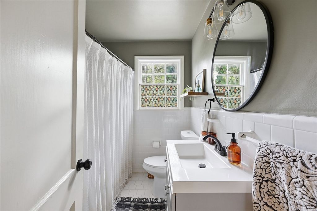 Image 45 of property listing at 1501 E 55th Street, Savannah, GA 31404