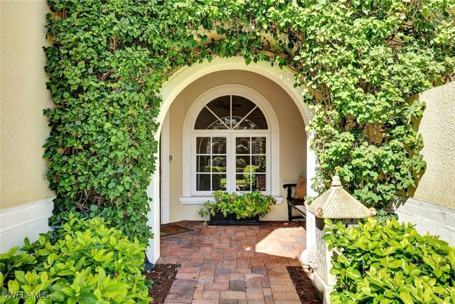 4819 W Boulevard CT 103, Naples, FL 34103